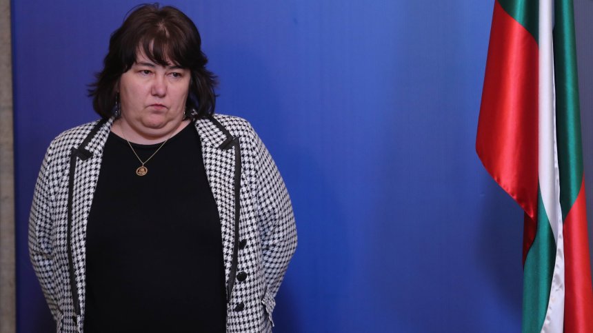 Министър Велкова изнесе стряскащи данни за бюджета, БСП я обвини в лъжа