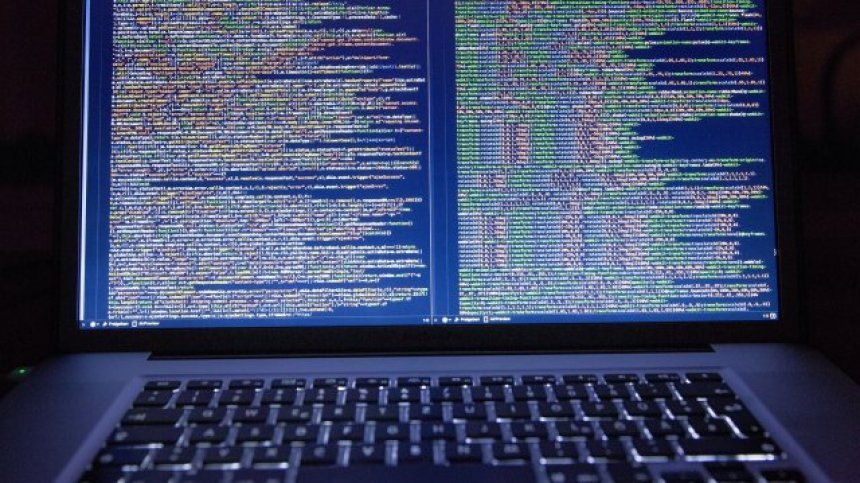 Хакерски групи в Китай крадат телефонни записи и данни за местоположение