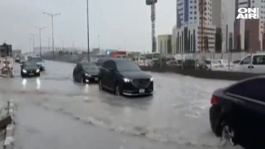 Поройни дъждове наводниха Дубай