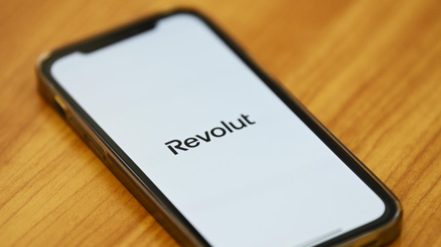 Измамници заблудиха Revolut и взеха данните на 680 клиенти 