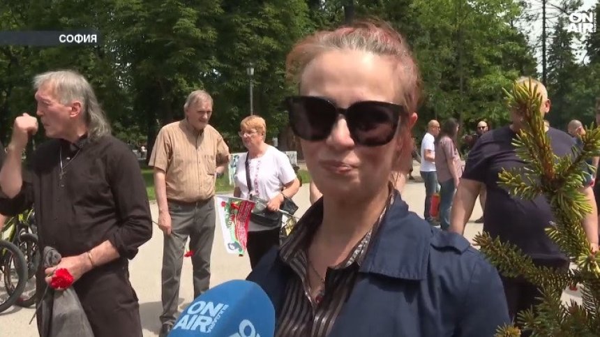 С рецитали и венци почетоха паметта на Ботев, кулминацията беше в родния му Калофер
