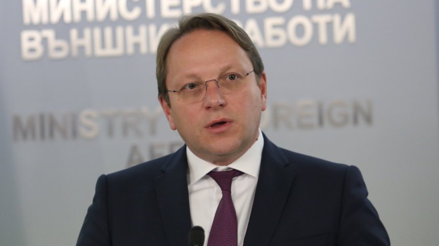 Македонските българи поискаха спешна среща с Оливер Вархей