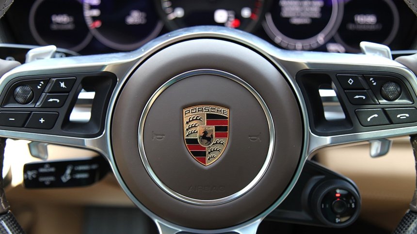 Porsche пуска най-големия си електромобил за &euro;200 000, ще бъде дълъг цели 5 метра