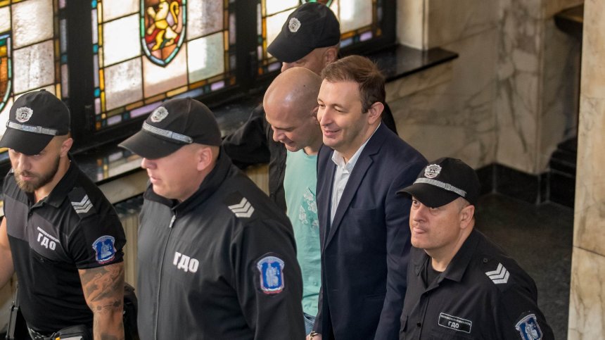 Никола Барбутов и Петър Рафаилов остават в ареста за корупция в София