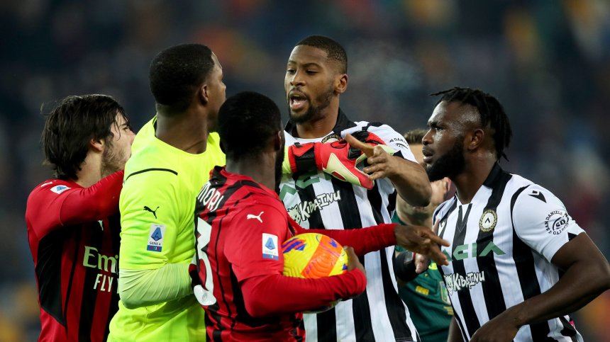 "Удинезе" препъна "Милан", титлата се отдалечава