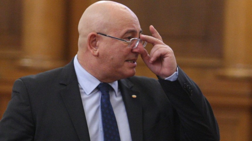 Парламентът го избра: Емил Димитров-Ревизоро е новият екоминистър