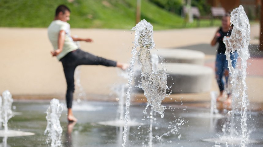 Опасно горещо време в понеделник, във вторник живакът удря 42°