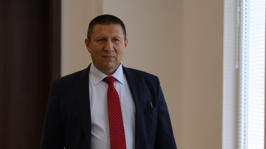 Сарафов ревизира образуваните лични проверки в последния месец от работата на Гешев