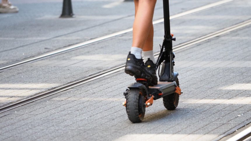 Държавата опитва да забрани тротинетките?