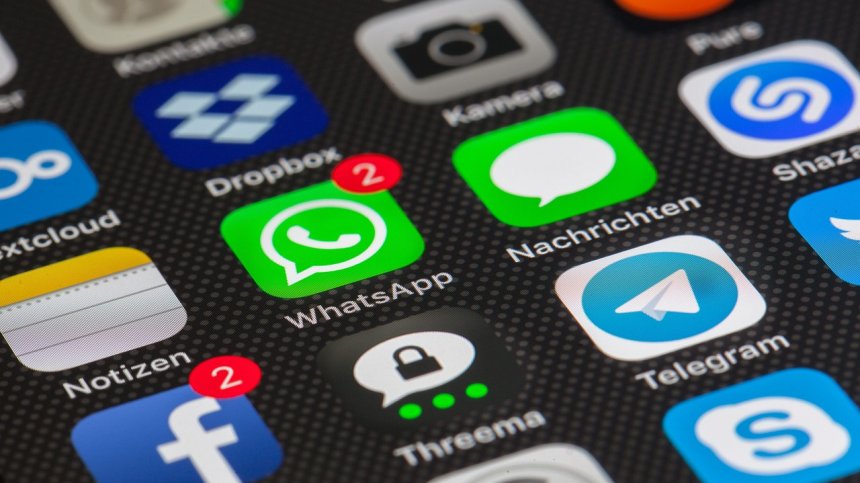 18-годишен от Кубрат снима порно и го праща в Messenger