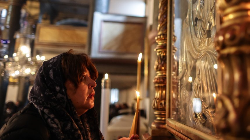 Гърция празнува Успение Богородично, в Атина останаха само туристите