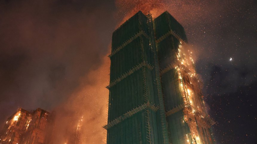 Пожарът в Хонконг: 36-ма загинали и 279 души в неизвестност