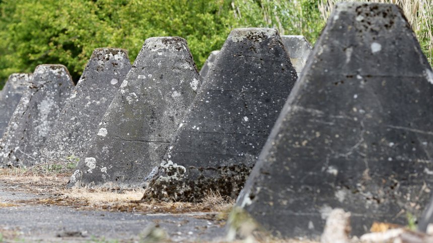 Беларус ударно произвежда противотанкови съоръжения за Русия, поръчките били спешни
