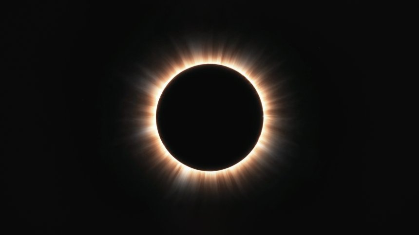 Британски учени планират да симулират слънчеви затъмнения в орбита