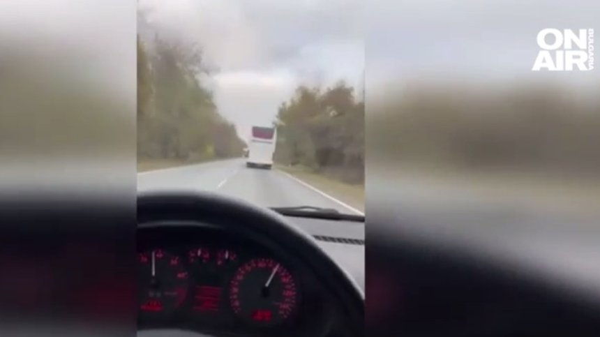 Със 140 км/ч на пътя: Автобус "лети" по главния път Русе-Велико Търново