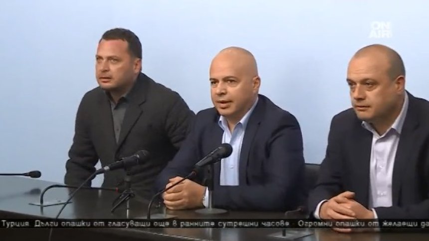 БСП прави паралелно преброяване на вота, Нинова избяга от коментар