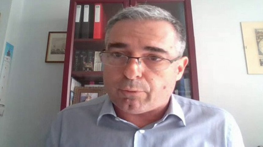 Стефан Манов: Социологията се провали с гръм и трясък, числата са пълна фалшификация