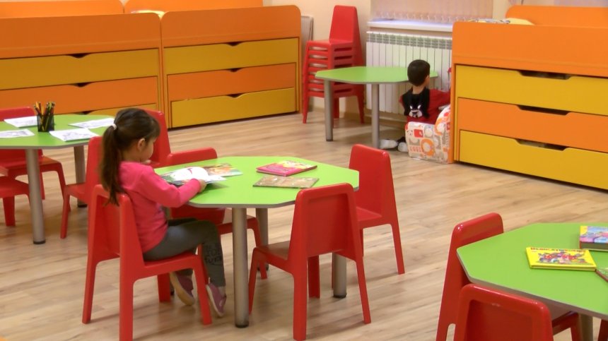 Притеснени родители: Децата ни мръзнат в градините, казват ни да ги обличаме повече