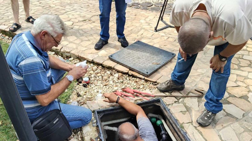 Спряха водата на пет къщи в незаконния град "Баба Алино"
