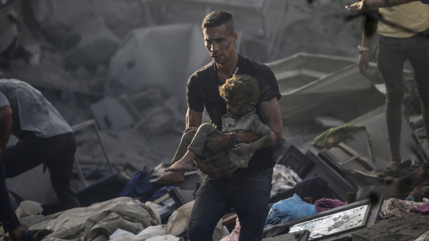 Газа се превърна в гробище за деца, Израел атакува безмилостно по въздух и суша