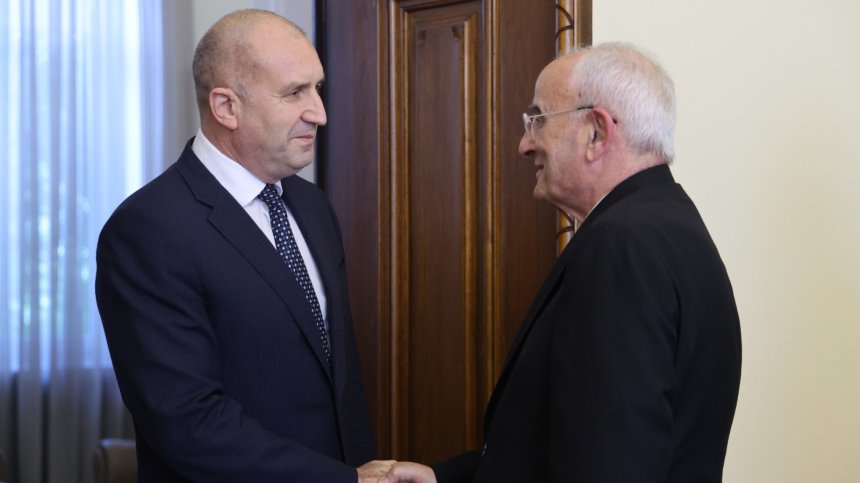 Радев пред министъра на отбраната на Ливан: България следи с тревога ескалацията
