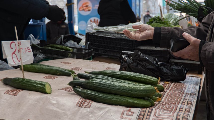 Плодове и зеленчуци са с 200% надценка по веригата, химията в продуктите ни разболява