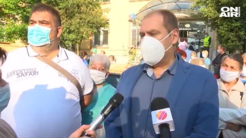 Медици от Велинград подадоха колективна оставка, били унижени