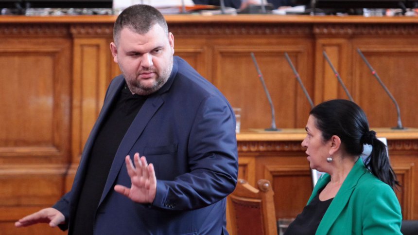 Повдигнаха обвинения на санкционирани по "Магнитски", още проверяват Пеевски и Желязков