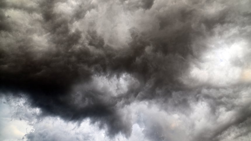 Дъжд, гръмотевици и захлаждане ще има над страната