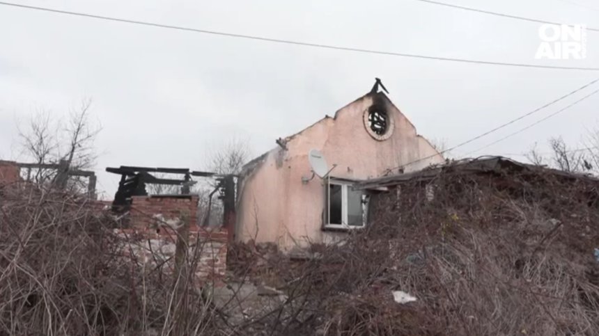 Семейство с дете в Хасково остана на улицата, пожар изпепели дома им