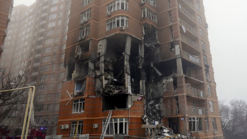 Тежка нощ в Украйна: Руски дронове удариха жилищни сгради в Одеса и Харков