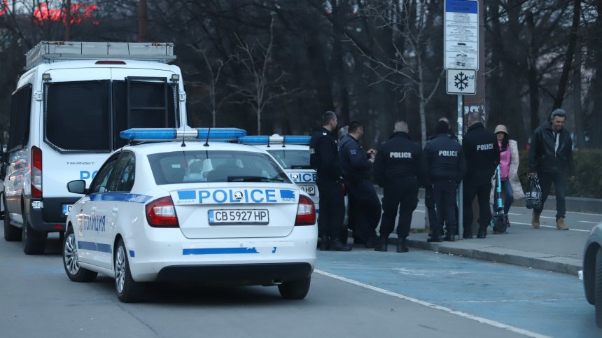 Без "Луковмарш", полицаи окупираха центъра на София, не допуснаха факелно шествие