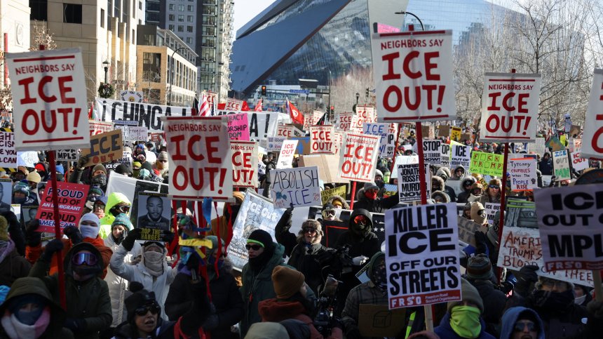 Протест против разполагането на хиляди служители на ICE в Минесота (СНИМКИ)