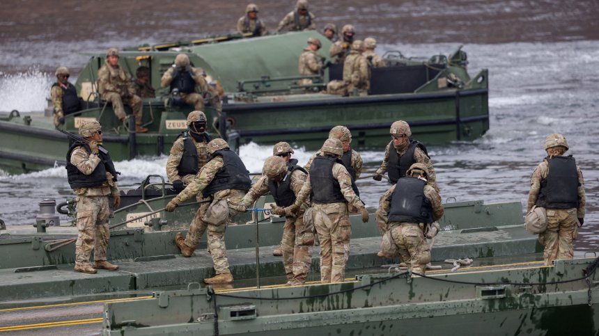 Пентагонът призна за над 100 ранени американски военни, хутите обявиха морска блокада