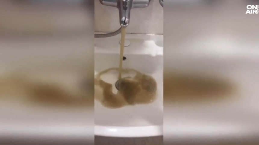 "Като фина тиня": ВиК обяви мътната вода във Великотърновско за годна