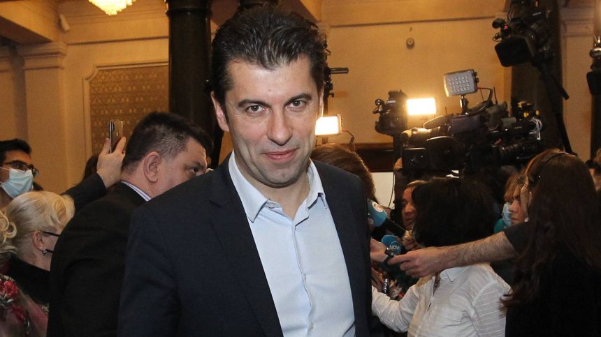 Кирил Петков кани протестиращите на среща в петък: Съжалявам, че съм под карантина