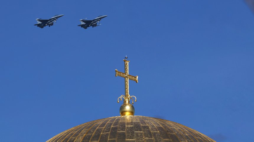 Министерството на отбраната вдигна изтребители F-16 над летище "Васил Левски"