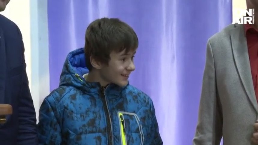 Министър Демерджиев: Да държа ръката на Александър е най-хубавото в мандата ми