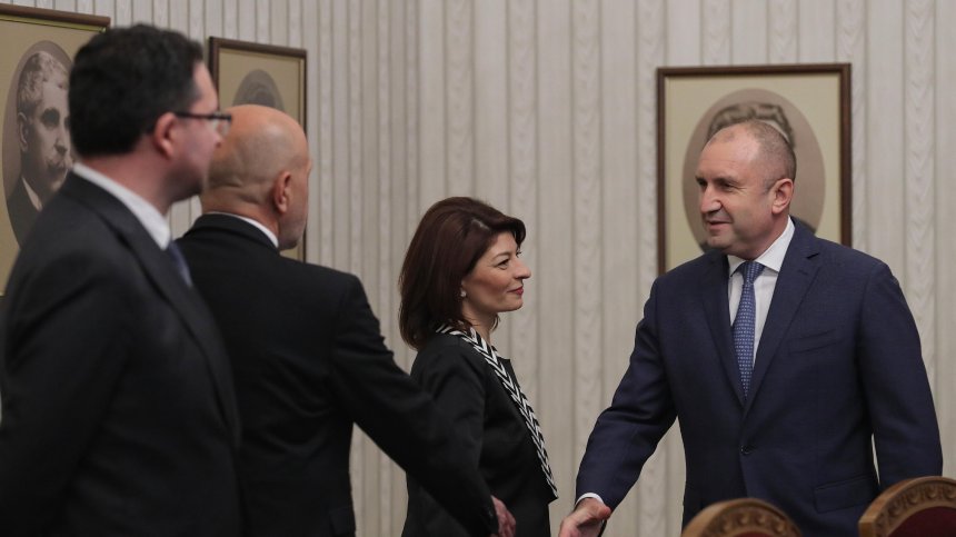 ГЕРБ-СДС първи изповядаха вижданията си за бъдещето пред Радев