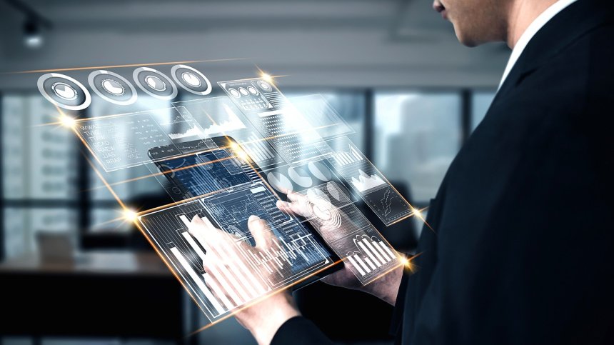 Още по-голям контрол: AI вече следи и служебните чатове на големите компании