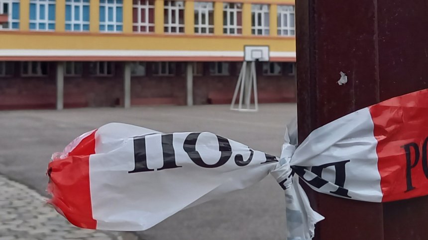 Ученици плашат с бомба в две училища: Не ни се учи