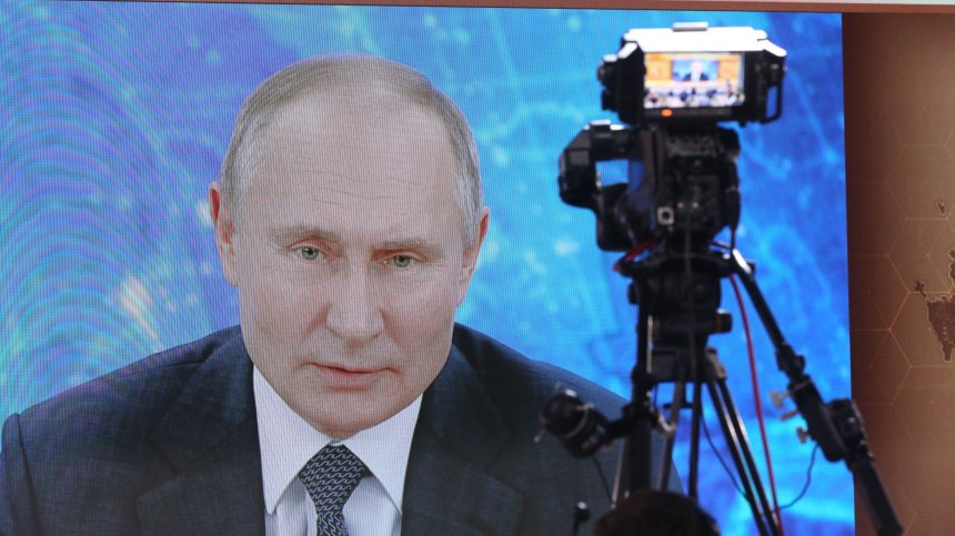 Путин критичен: Интернет гигантите вече се конкурират с държавите