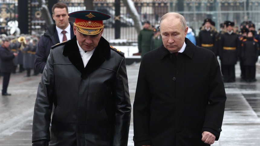 Русия е загубила над 350 000 войници в Украйна, компенсира с жива сила и техника