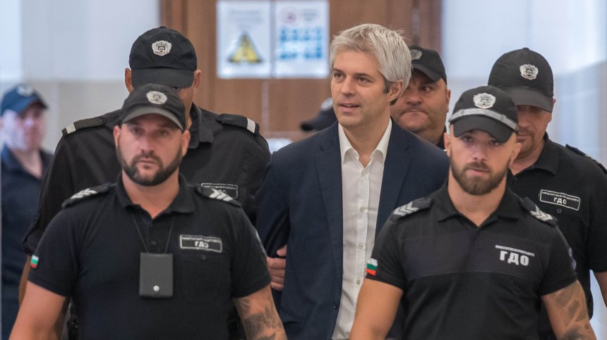Съдът обяви: Благомир Коцев е арестуван незаконно от ГДБОП в дома си