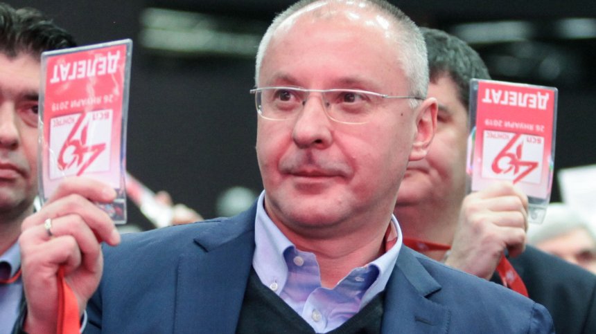 БСП избира водач на листата си между Станишев и Йончева