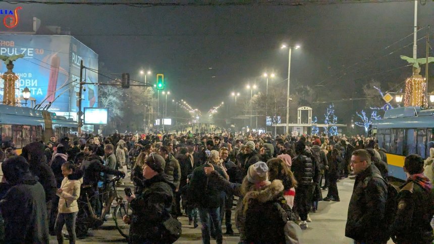 Протестиращи блокираха "Орлов мост" в София