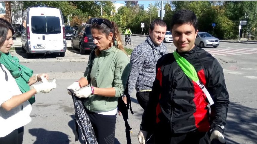 Доброволци чистят замърсени части на София, тичайки