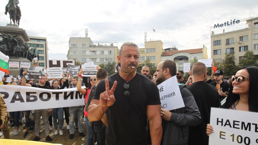 Алибегов: Няма да спазваме мерките, ще протестираме всеки ден във всеки град