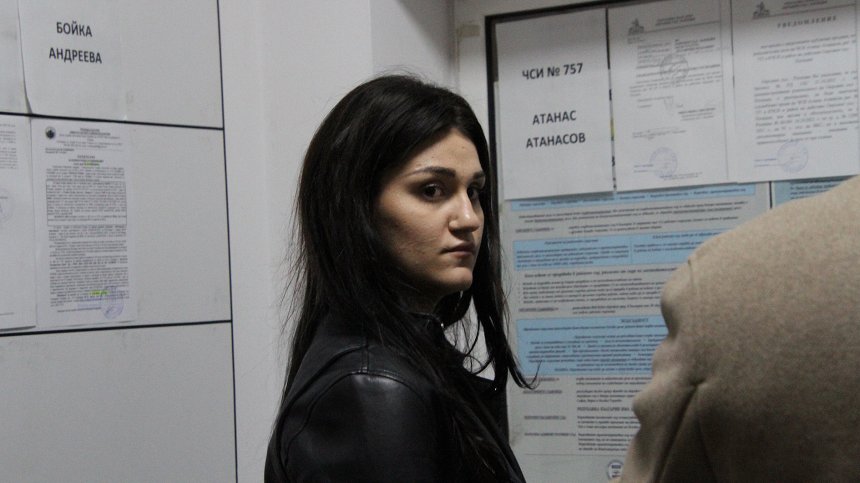 Трети опит за старт на делото за обезобразената с макетно ножче Дебора