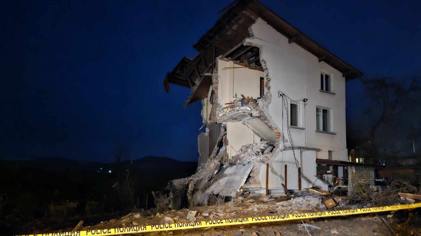 Утре сутрин продължават с издирването на изчезналия Тодор в къщата в Банкя